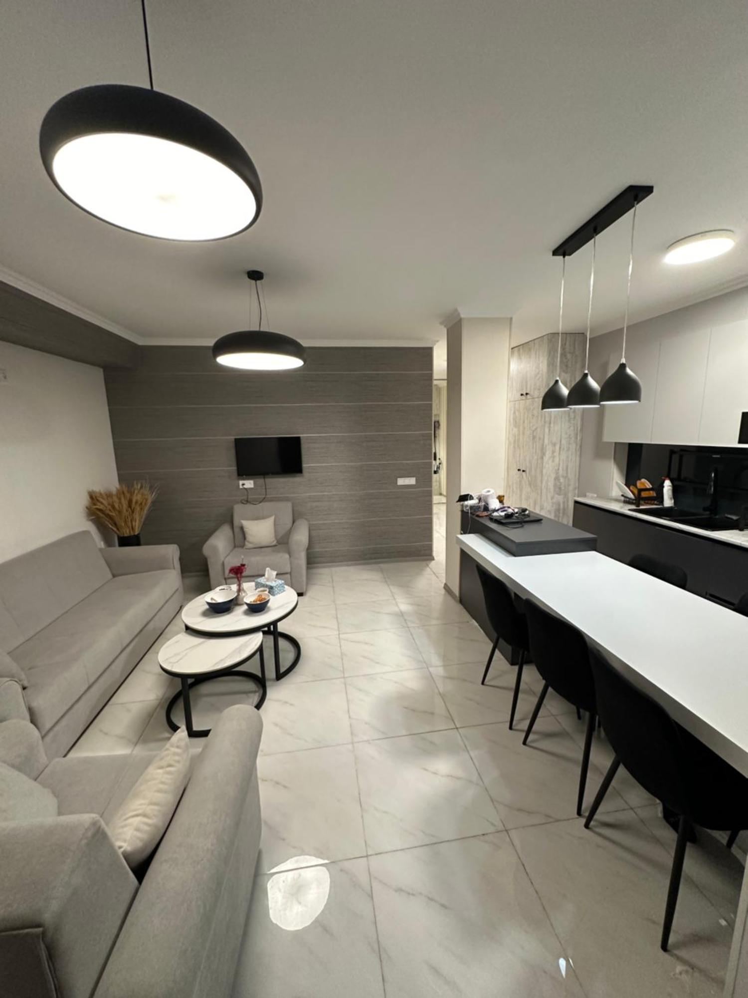Elegant Escape In City Center Jerevan Exteriör bild